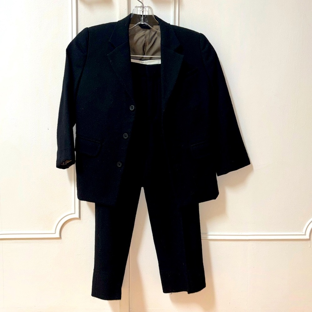 Reaction by Kenneth Cole 100% Wool Suit Set